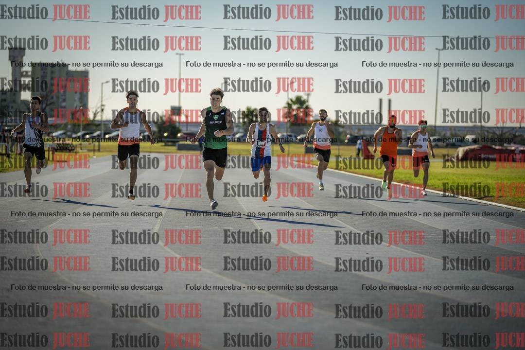 Fotos de los 400 m llanos de varones