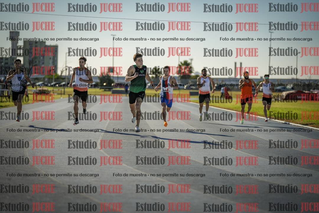 Fotos de los 400 m llanos de varones