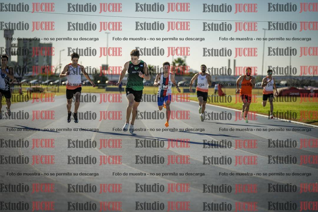 Fotos de los 400 m llanos de varones
