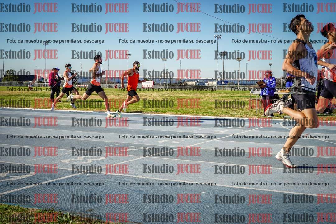 Fotos de los 400 m llanos de varones