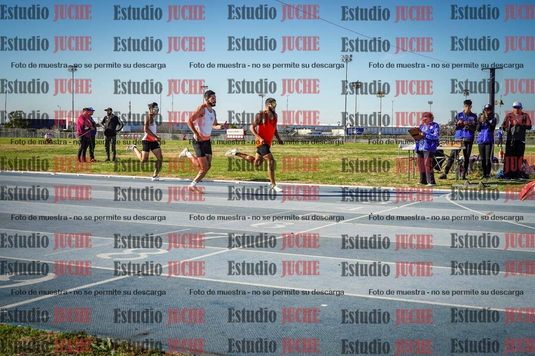 Fotos de los 400 m llanos de varones