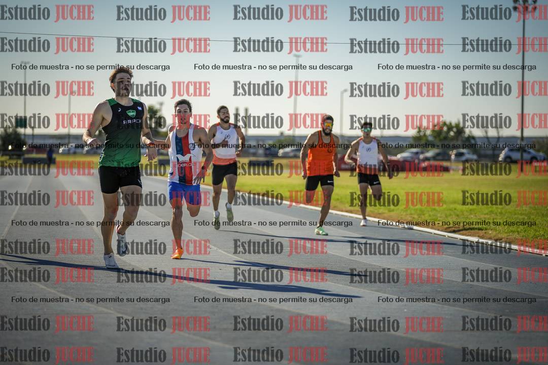 Fotos de los 400 m llanos de varones