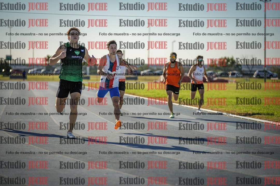 Fotos de los 400 m llanos de varones