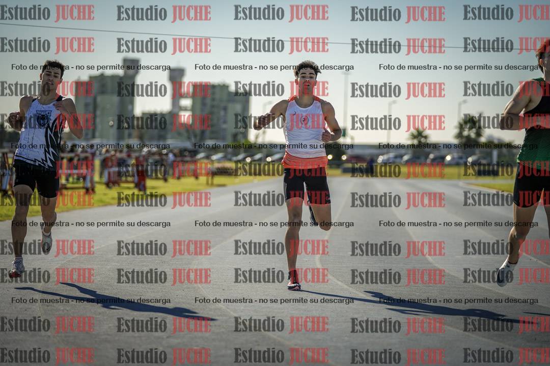 Fotos de los 400 m llanos de varones
