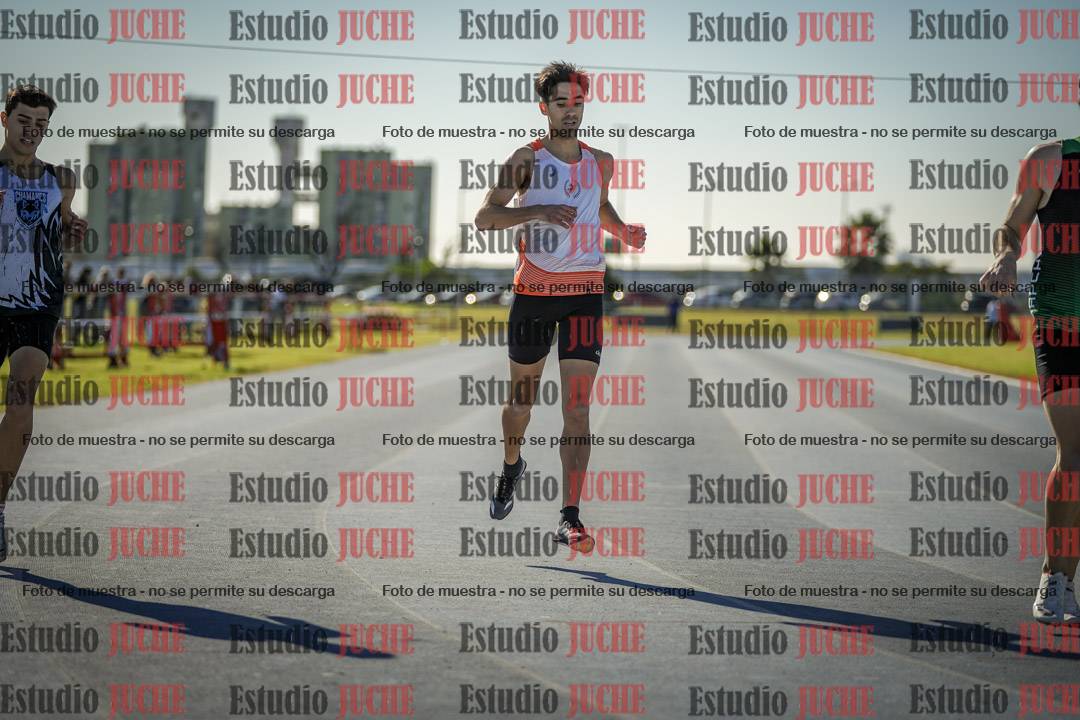 Fotos de los 400 m llanos de varones