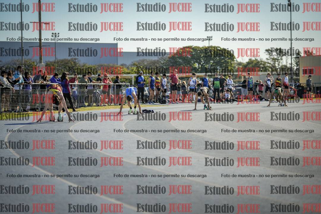 Fotos de los 400 m llanos de varones