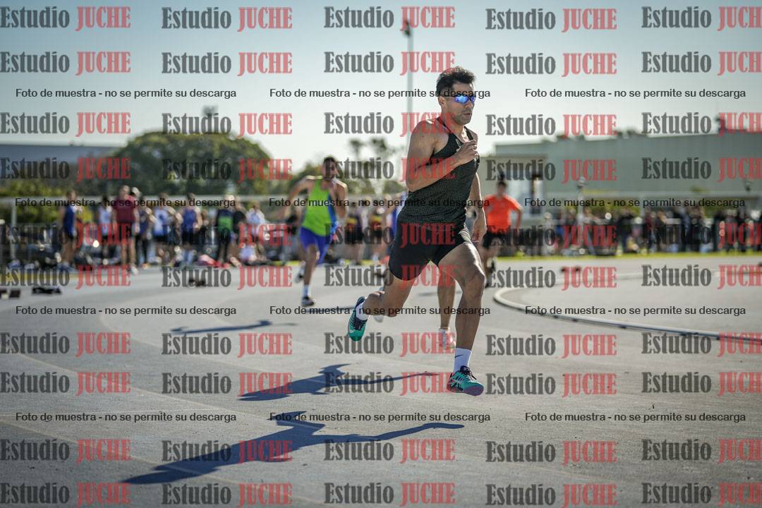 Fotos de los 400 m llanos de varones