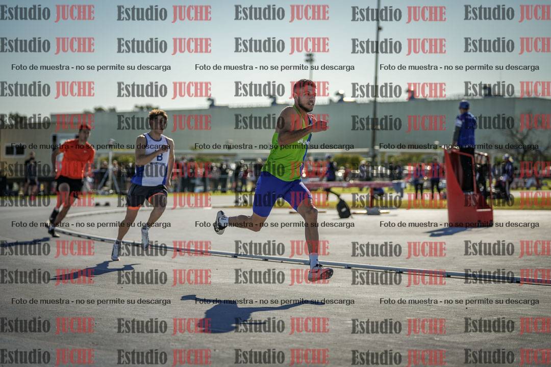 Fotos de los 400 m llanos de varones