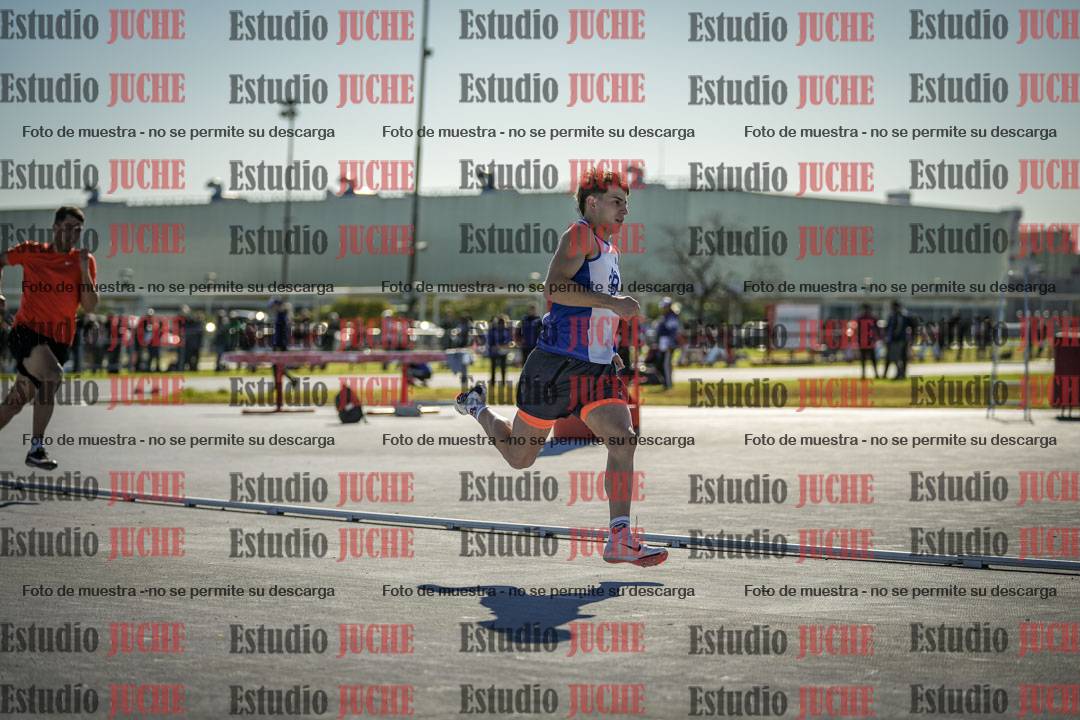Fotos de los 400 m llanos de varones