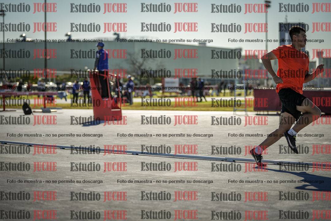 Fotos de los 400 m llanos de varones