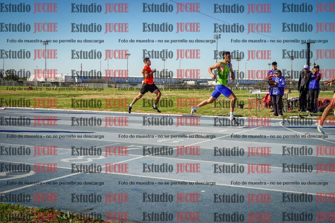 Fotos de los 400 m llanos de varones