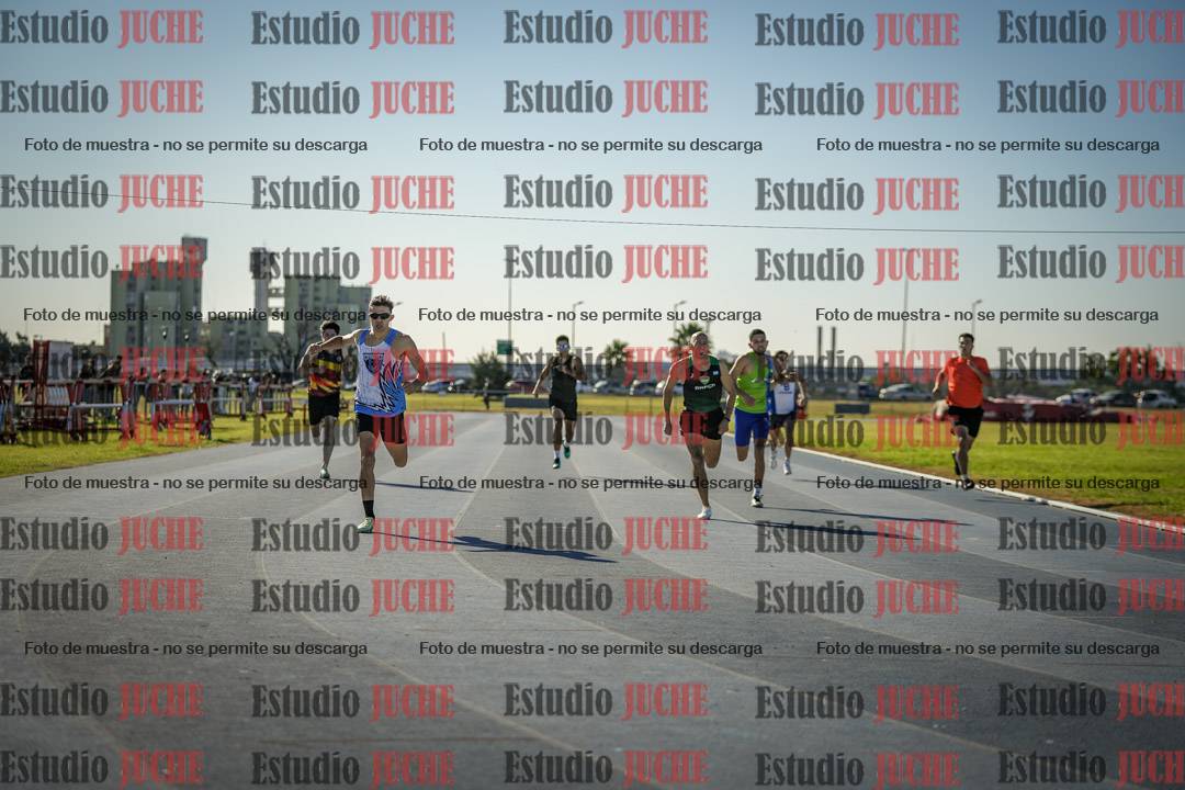 Fotos de los 400 m llanos de varones