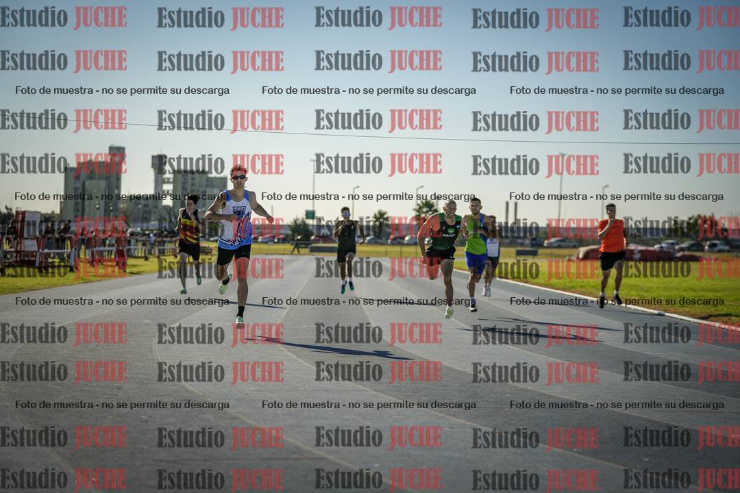 Fotos de los 400 m llanos de varones