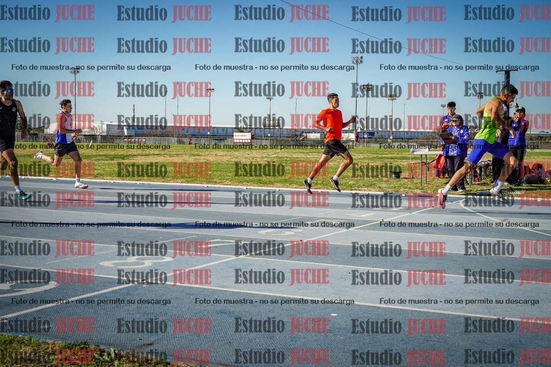 Fotos de los 400 m llanos de varones