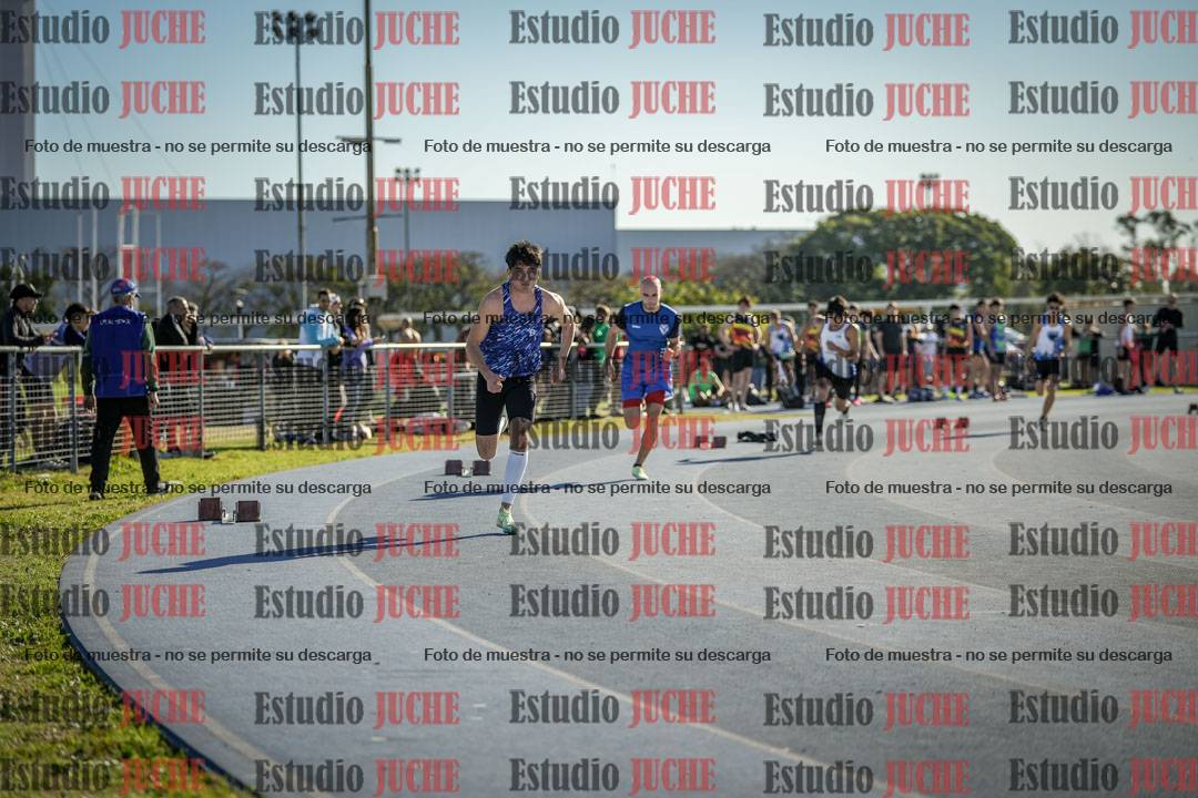 Fotos de los 400 m llanos de varones