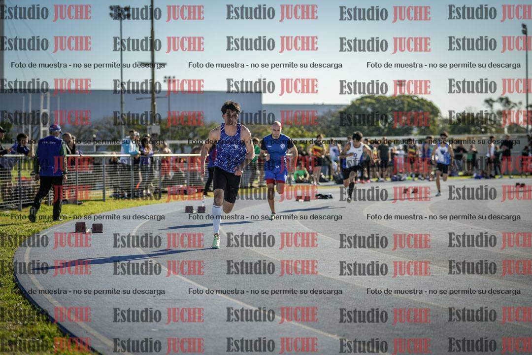 Fotos de los 400 m llanos de varones