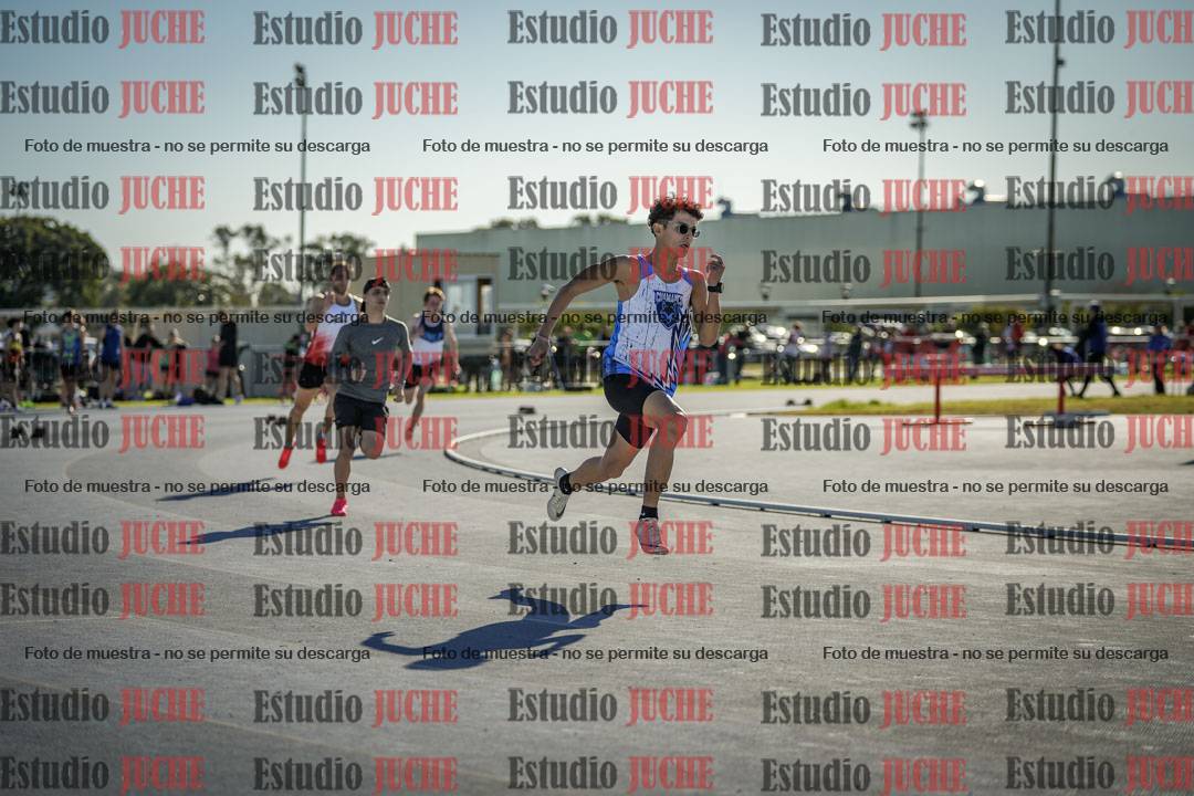 Fotos de los 400 m llanos de varones