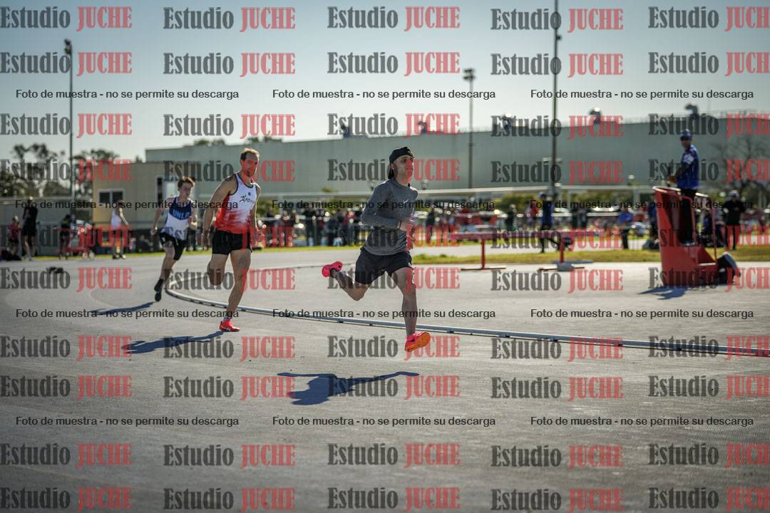 Fotos de los 400 m llanos de varones