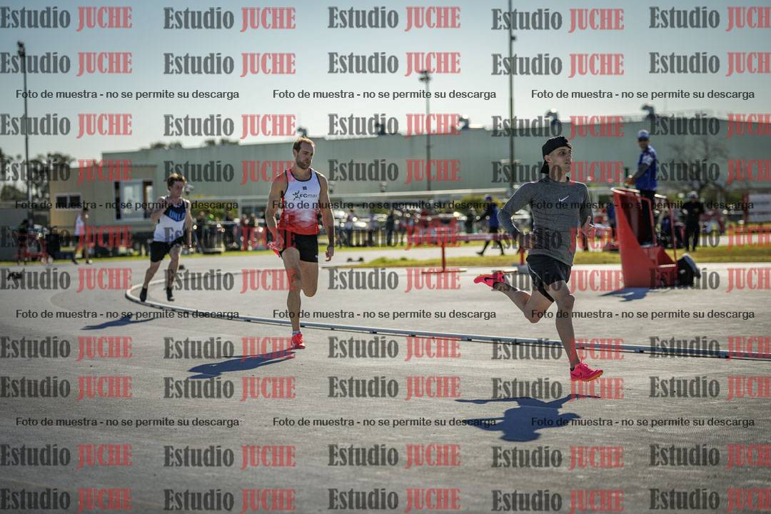 Fotos de los 400 m llanos de varones