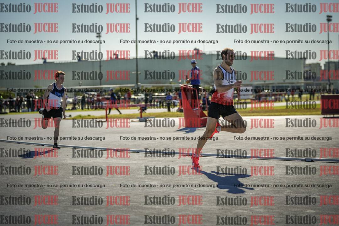 Fotos de los 400 m llanos de varones
