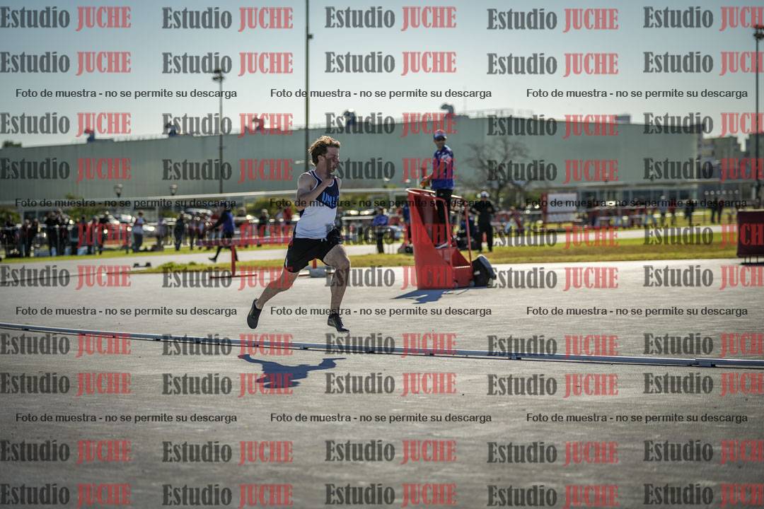 Fotos de los 400 m llanos de varones