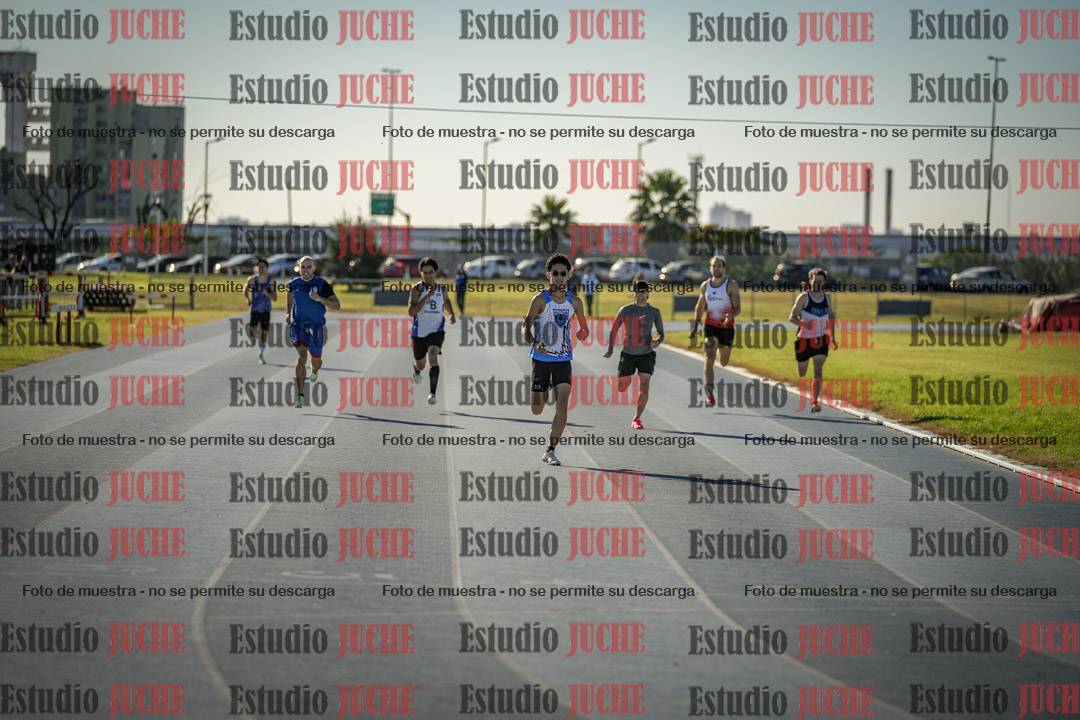 Fotos de los 400 m llanos de varones