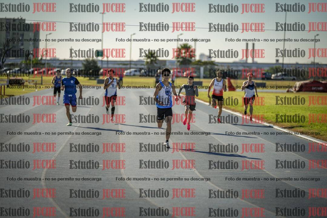 Fotos de los 400 m llanos de varones