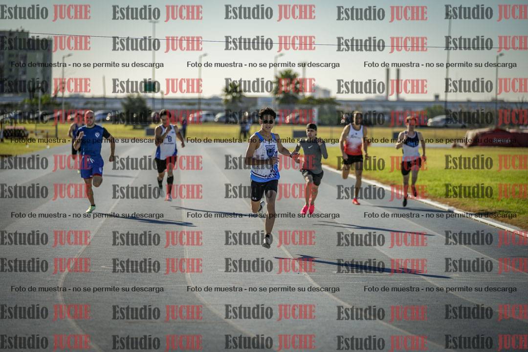 Fotos de los 400 m llanos de varones