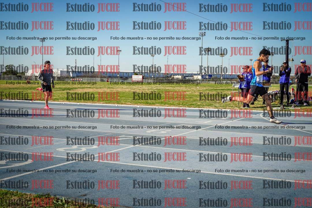 Fotos de los 400 m llanos de varones