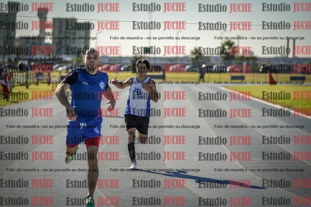 Fotos de los 400 m llanos de varones