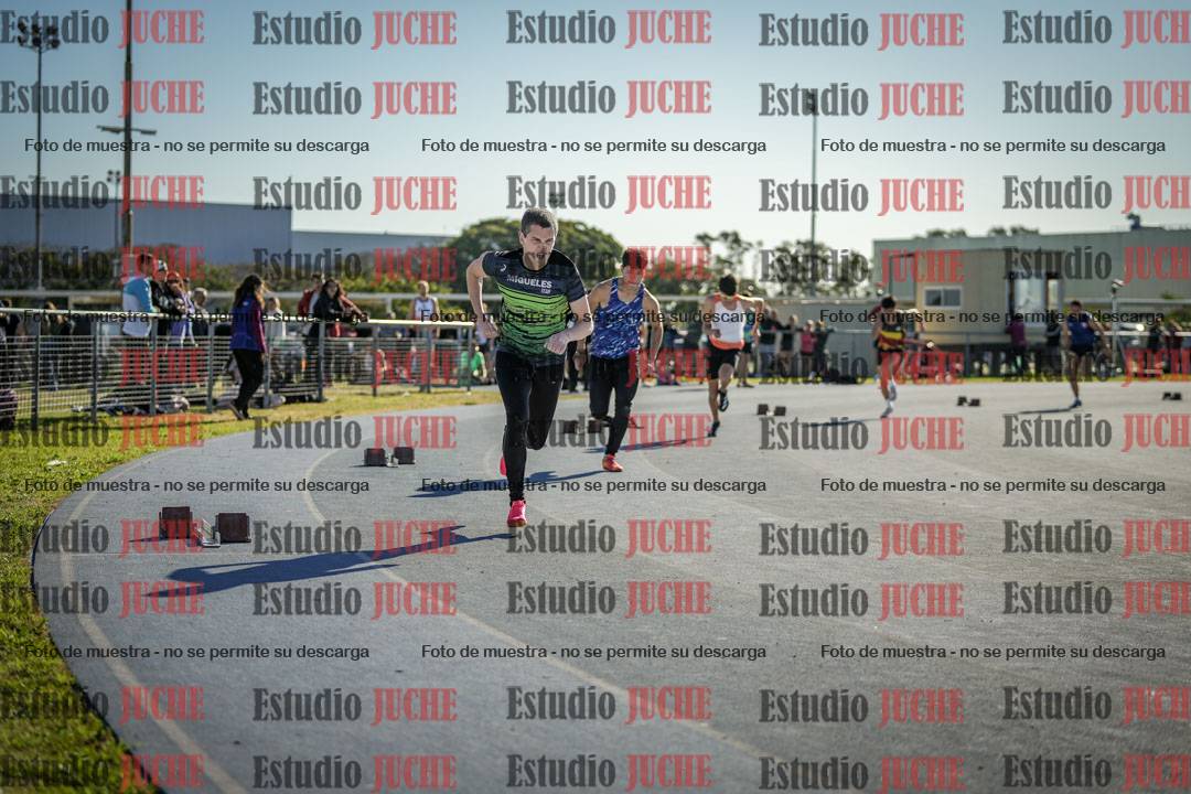 Fotos de los 400 m llanos de varones