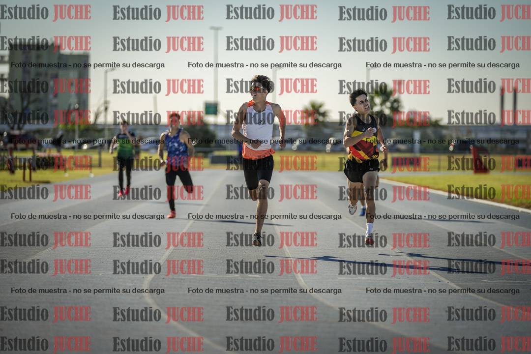 Fotos de los 400 m llanos de varones