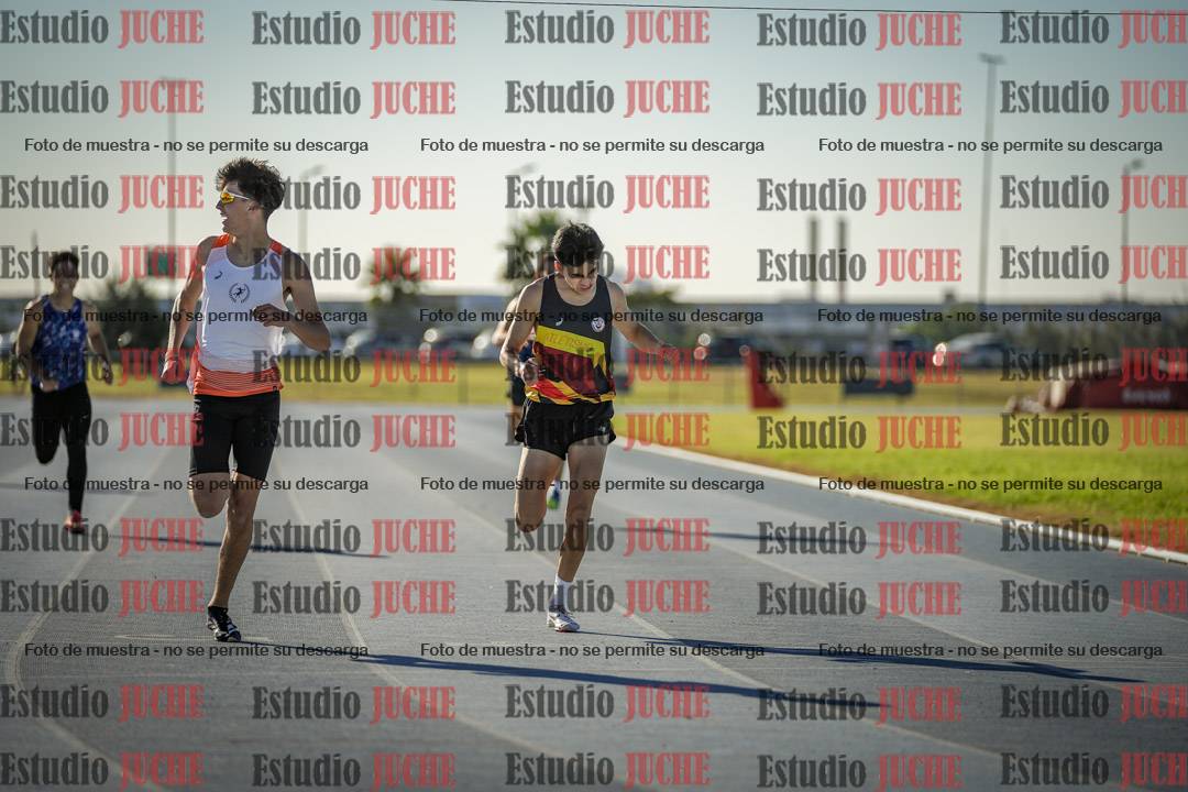 Fotos de los 400 m llanos de varones