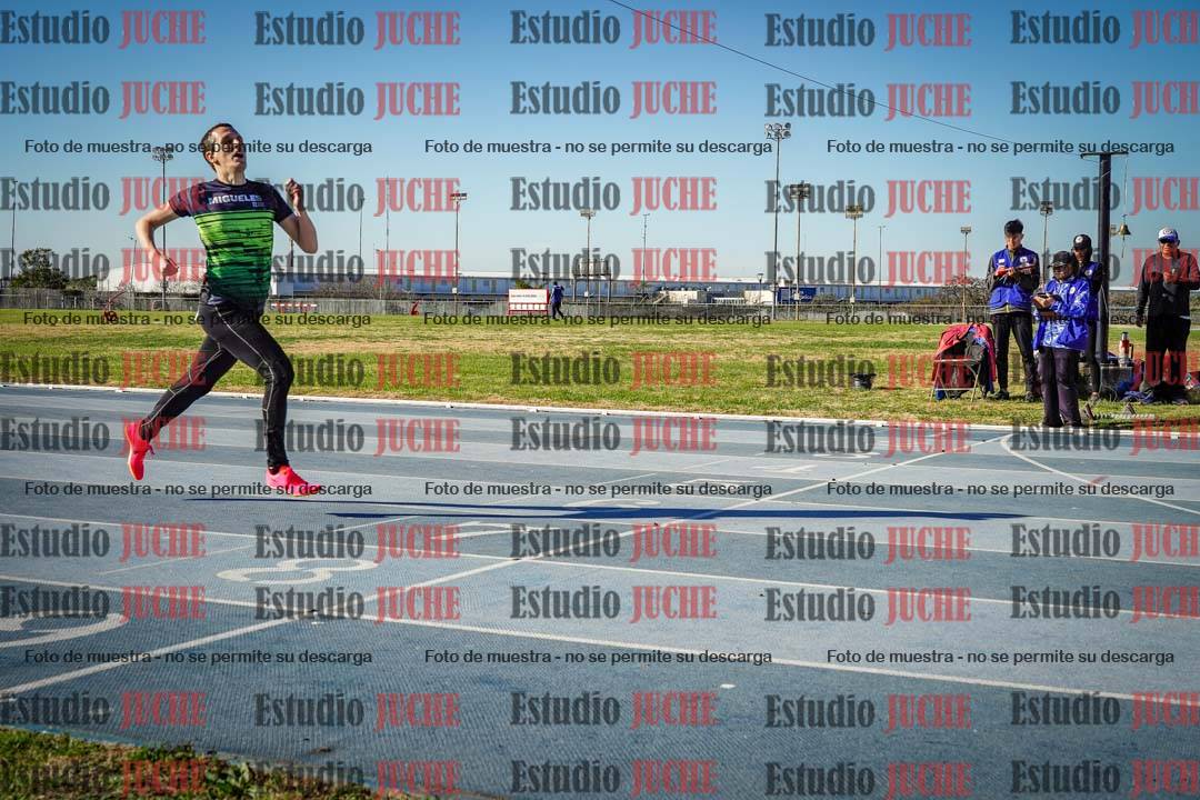 Fotos de los 400 m llanos de varones