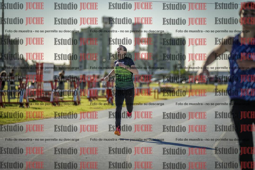 Fotos de los 400 m llanos de varones