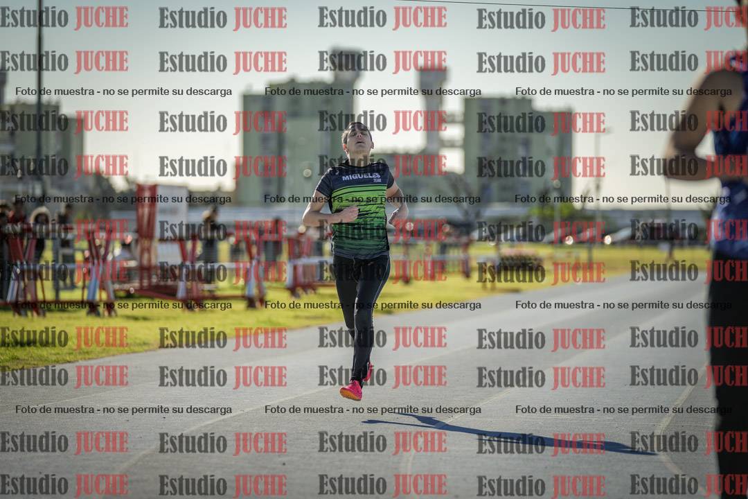 Fotos de los 400 m llanos de varones