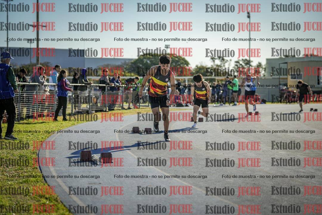 Fotos de los 400 m llanos de varones