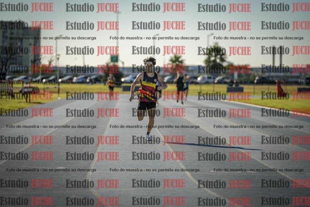 Fotos de los 400 m llanos de varones