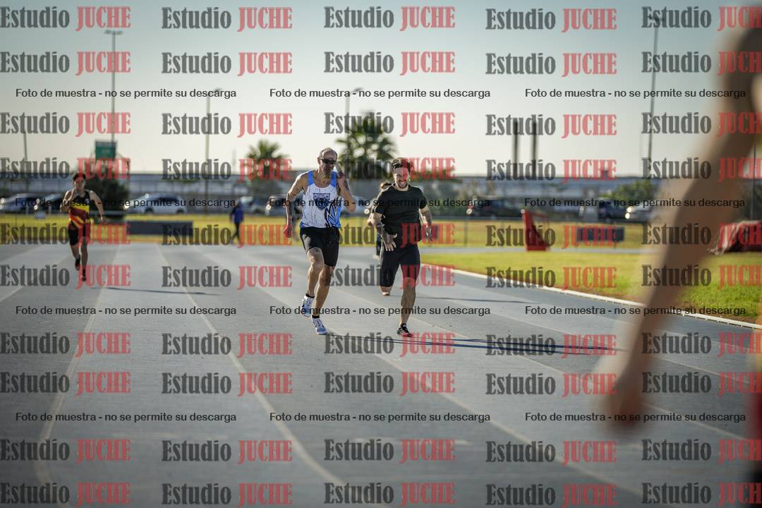 Fotos de los 400 m llanos de varones
