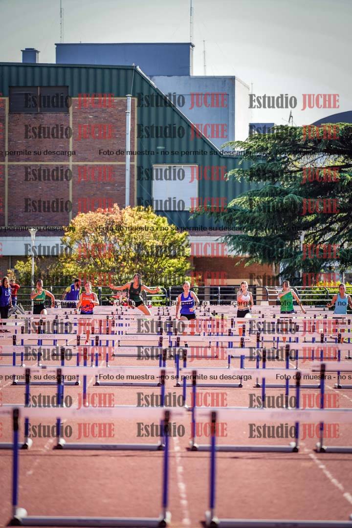 Fotos de los 100 m con vallas de mujeres
