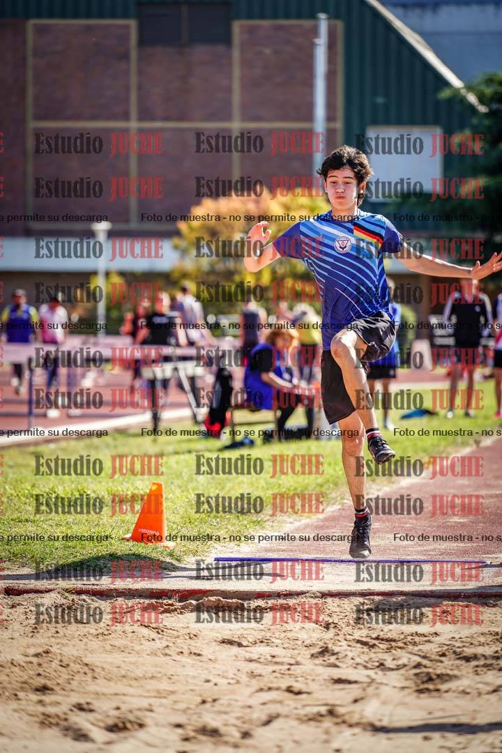 Fotos del salto en largo de varones