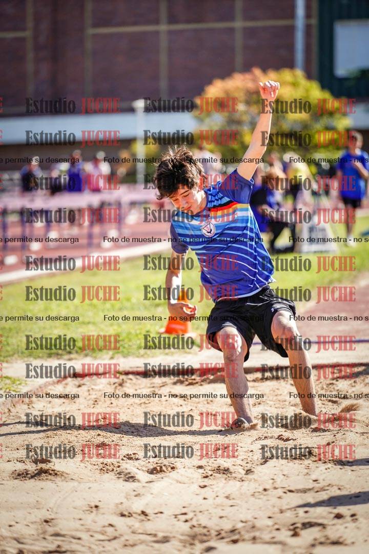 Fotos del salto en largo de varones