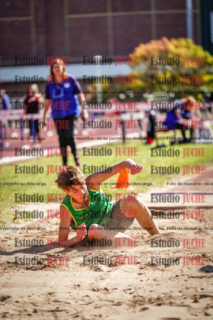 Fotos del salto en largo de varones