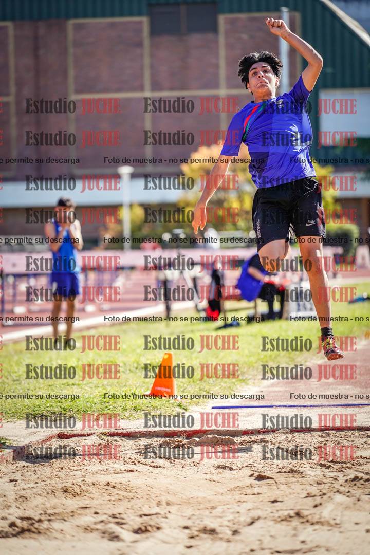 Fotos del salto en largo de varones