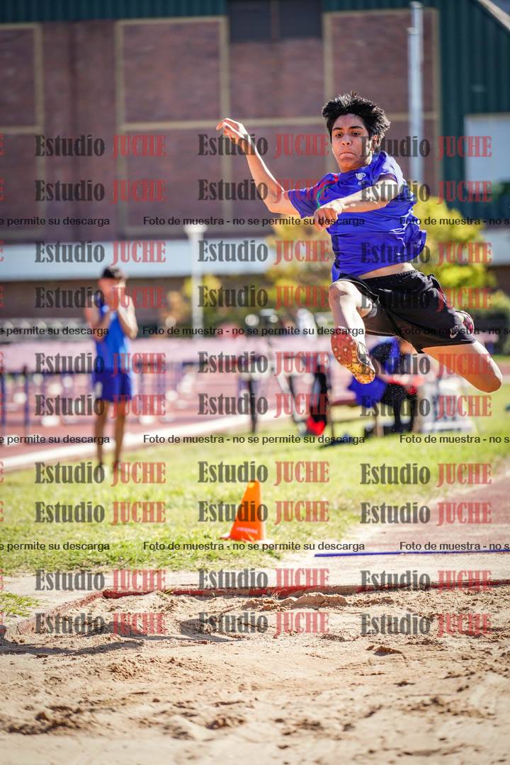 Fotos del salto en largo de varones