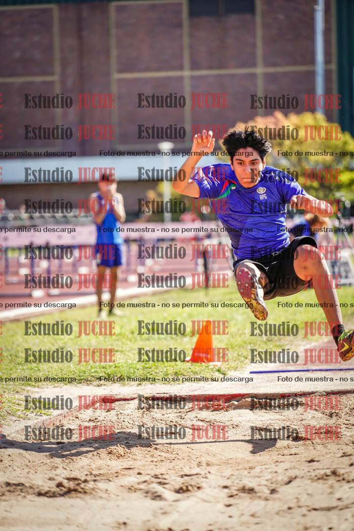 Fotos del salto en largo de varones