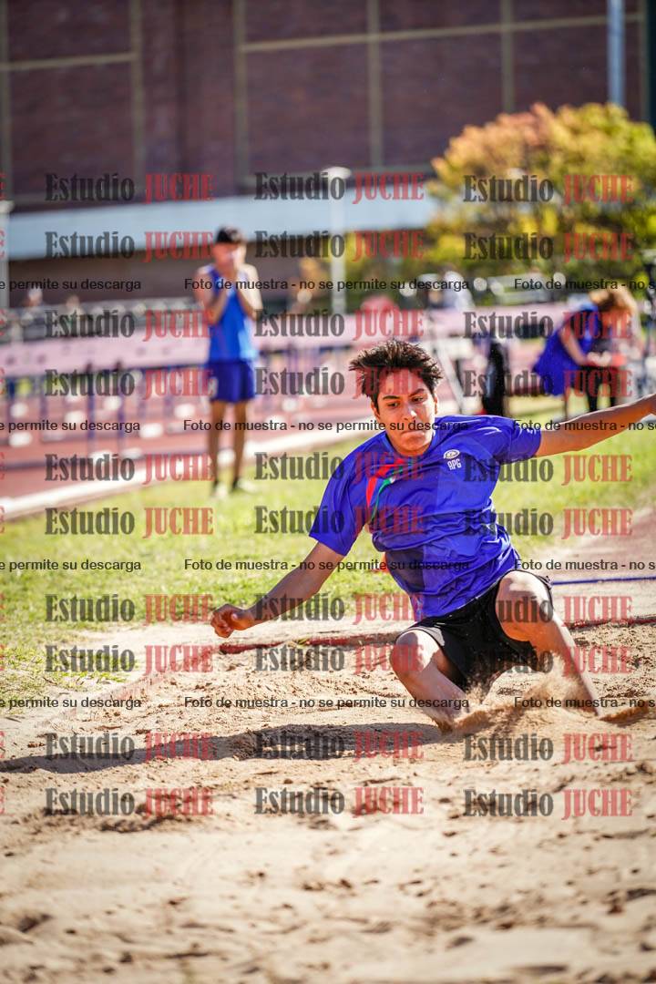 Fotos del salto en largo de varones