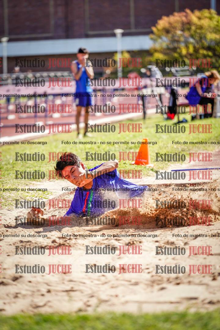 Fotos del salto en largo de varones