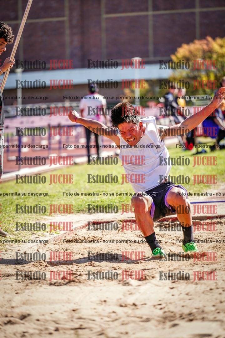 Fotos del salto en largo de varones
