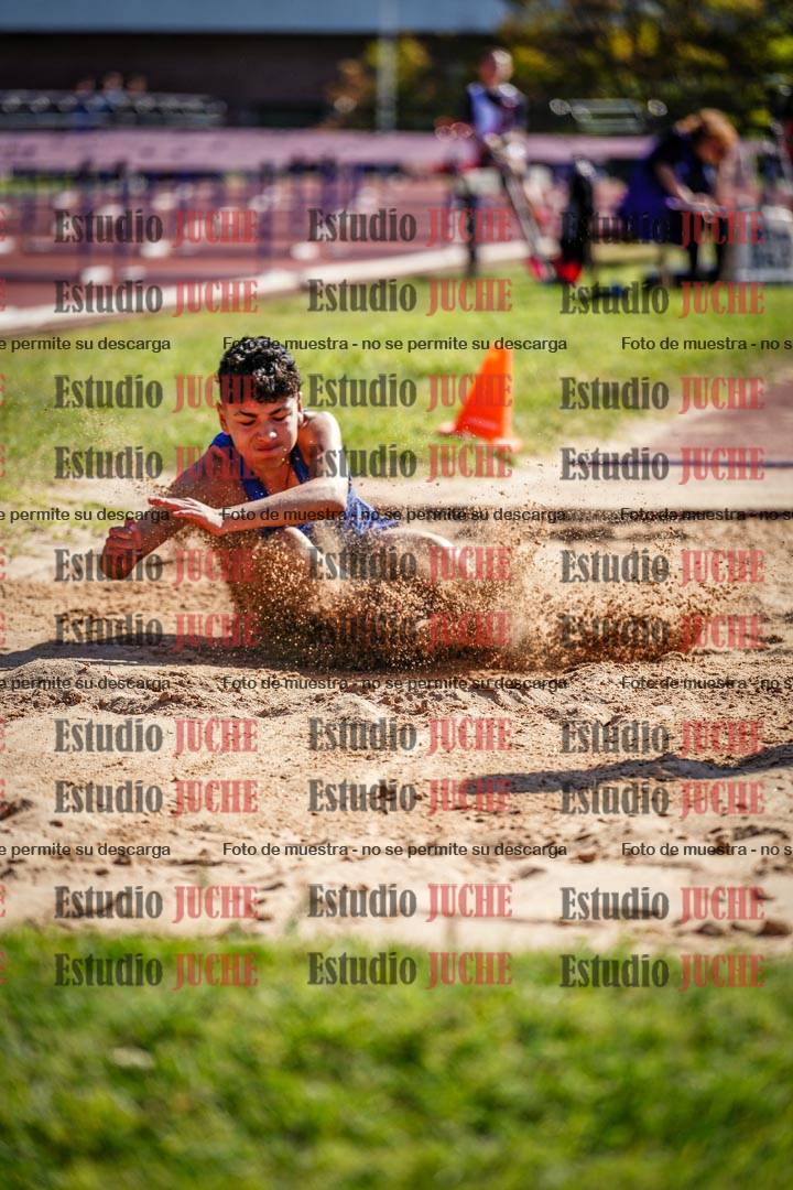 Fotos del salto en largo de varones